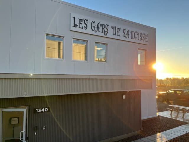 Bryce et Roxanne, fondateurs des Gars de Saucisse